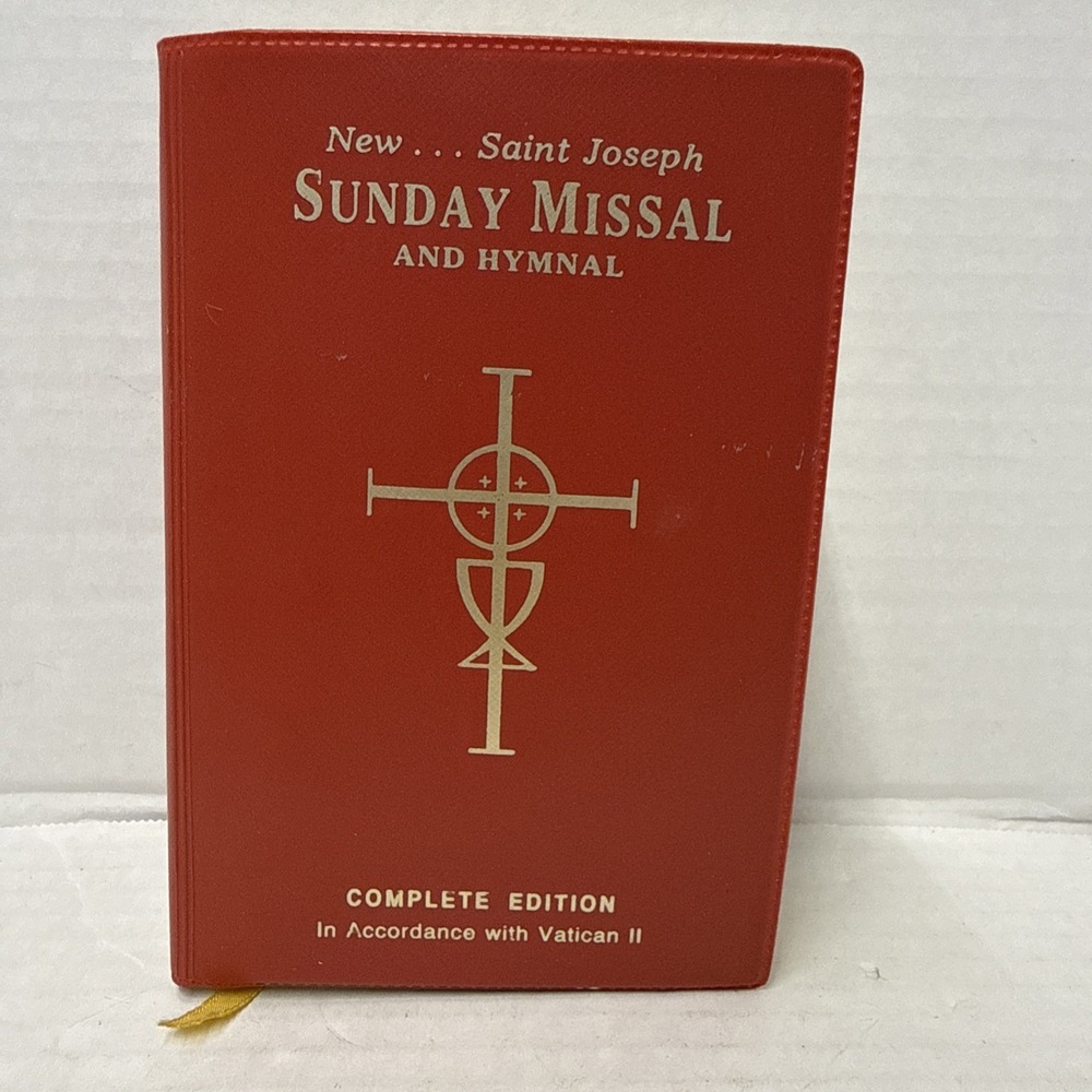 The New Saint Joseph Sunday Missal, Complete Edition (Red Vinyl) Like New! T-820